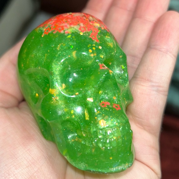 Shiny Smooth Unique Green Handmade Resin Skull Figurine Tabletop Decor - Picture 2 of 14